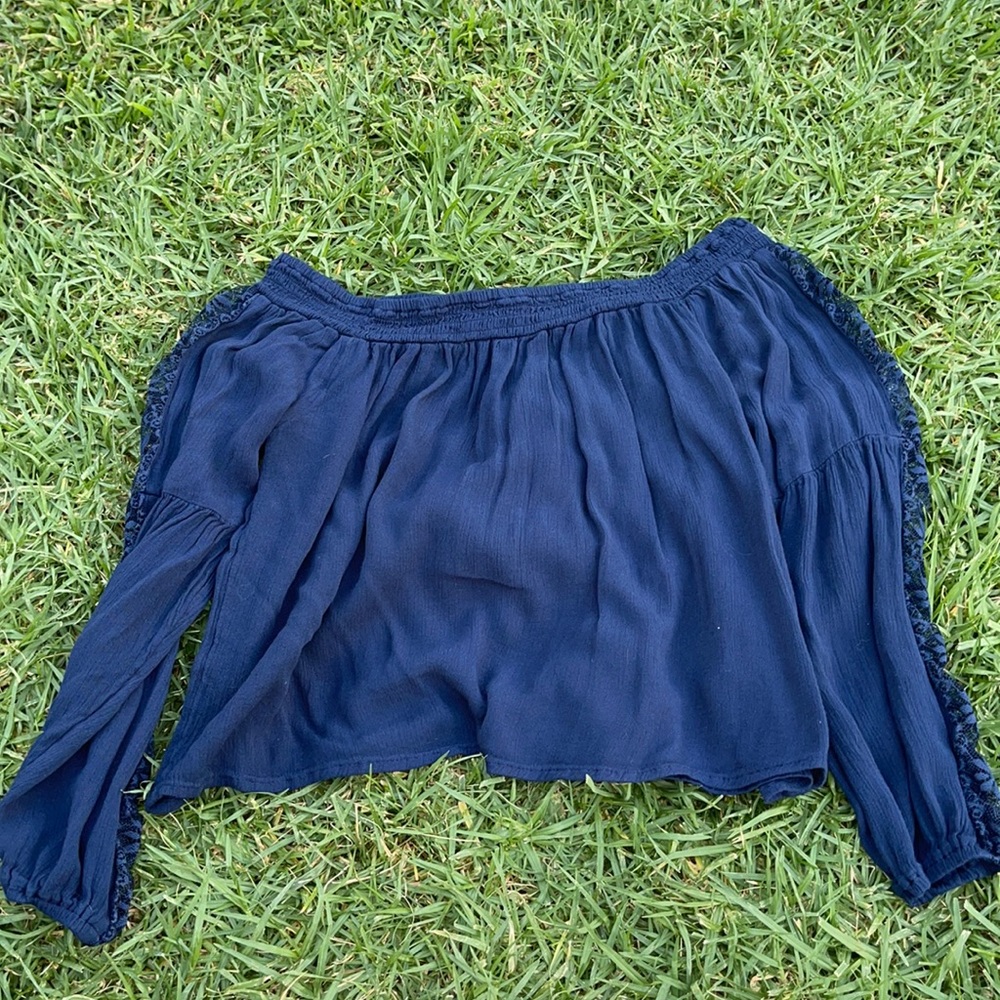 hollister off the shoulder long sleeve